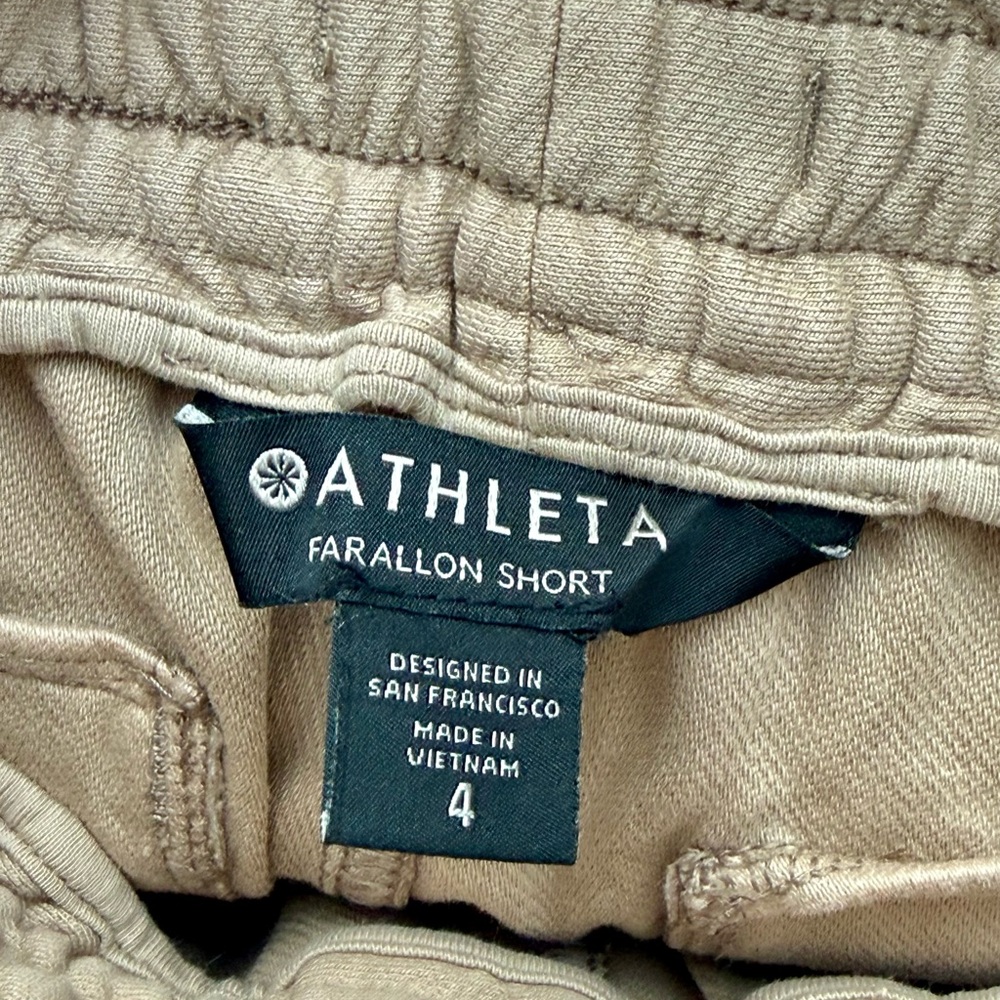 Athleta Farallon Beige/Kahki Shorts Sz 4 - Picture 4 of 4